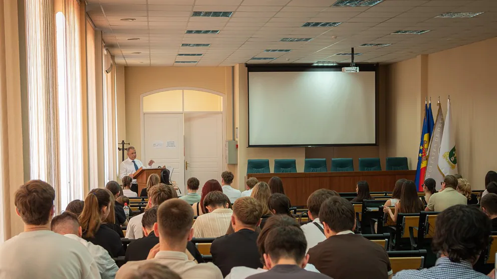 Rolul avocaturii, inteligenta artificiala si viitorul profesiei juridice: intalnire cu studentii de la drept